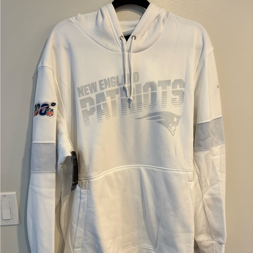 Nike White Therma Dri-FIT Hoodie New England Patriots